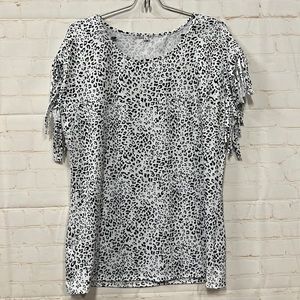 Woman’s Short Tassel Sleeved Animal Print Top. Size L